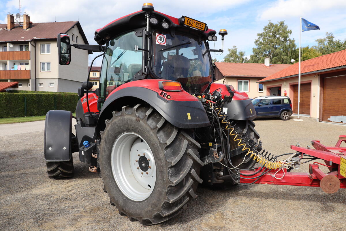 První Case IH Farmall 110 C nové generace v Česku pracuje v obci ...